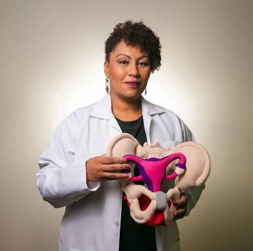 Cintia Paulino - Fisioterapeuta Pélvica